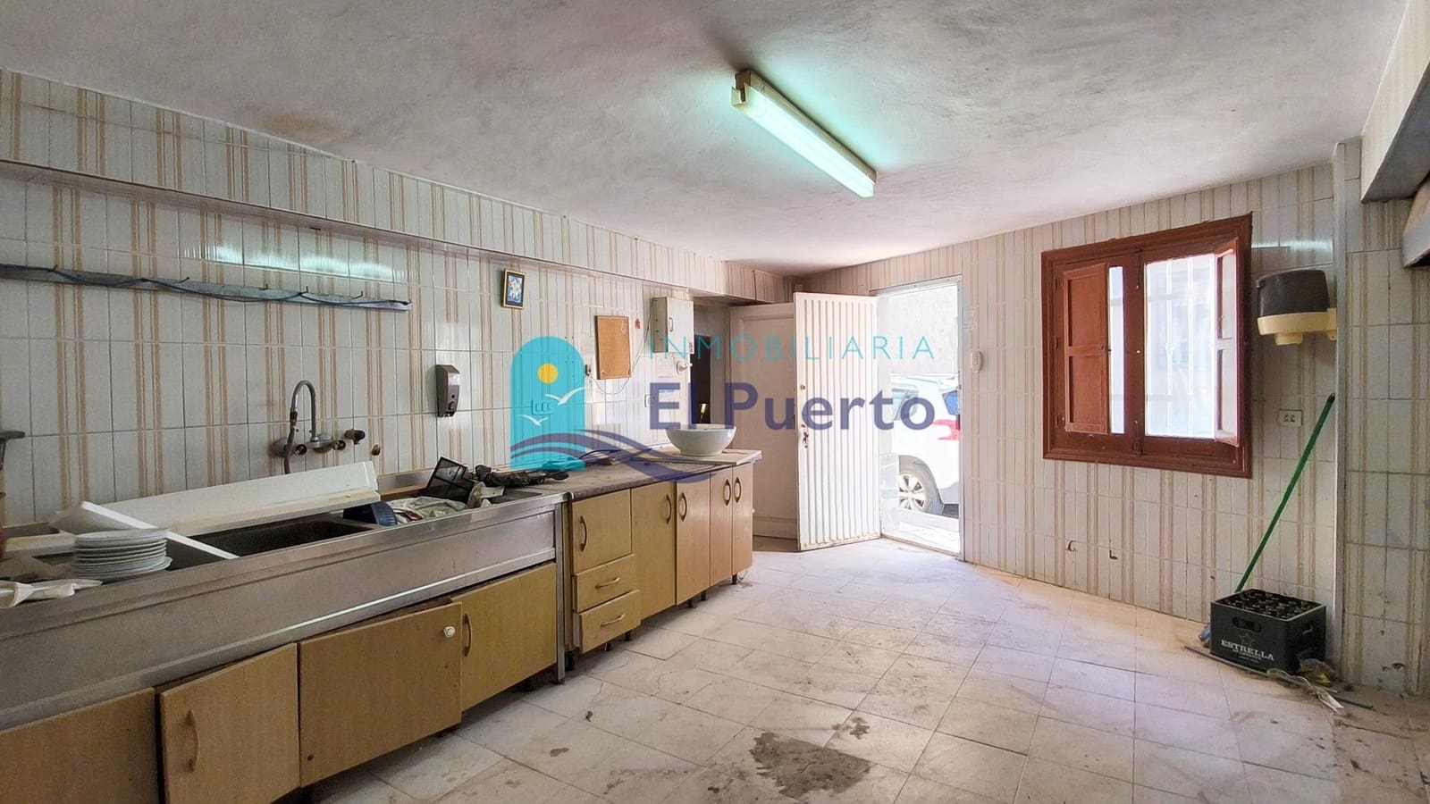 Kommersiell til salgs i Puerto de Mazarron - € 55 000 (Ref: 9433628)