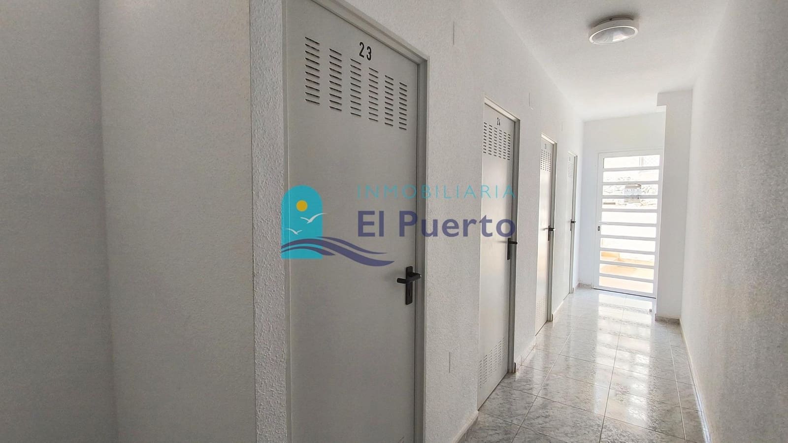 Apartamento de 2 habitaciones en Puerto de Mazarron en venta con piscina - 120.000 € (Ref: 9440622)