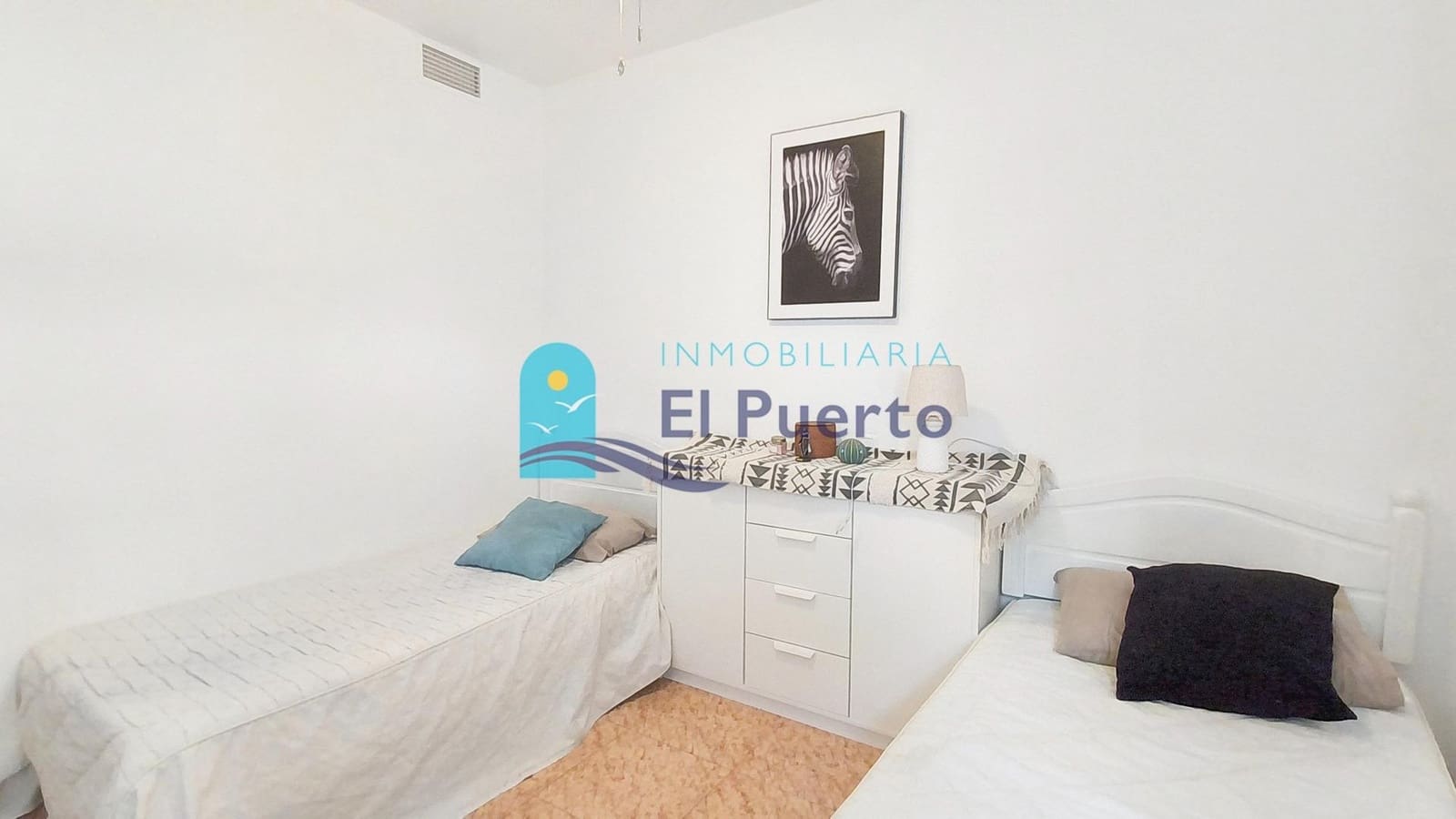 Apartamento de 2 habitaciones en Puerto de Mazarron en venta con piscina - 120.000 € (Ref: 9440622)