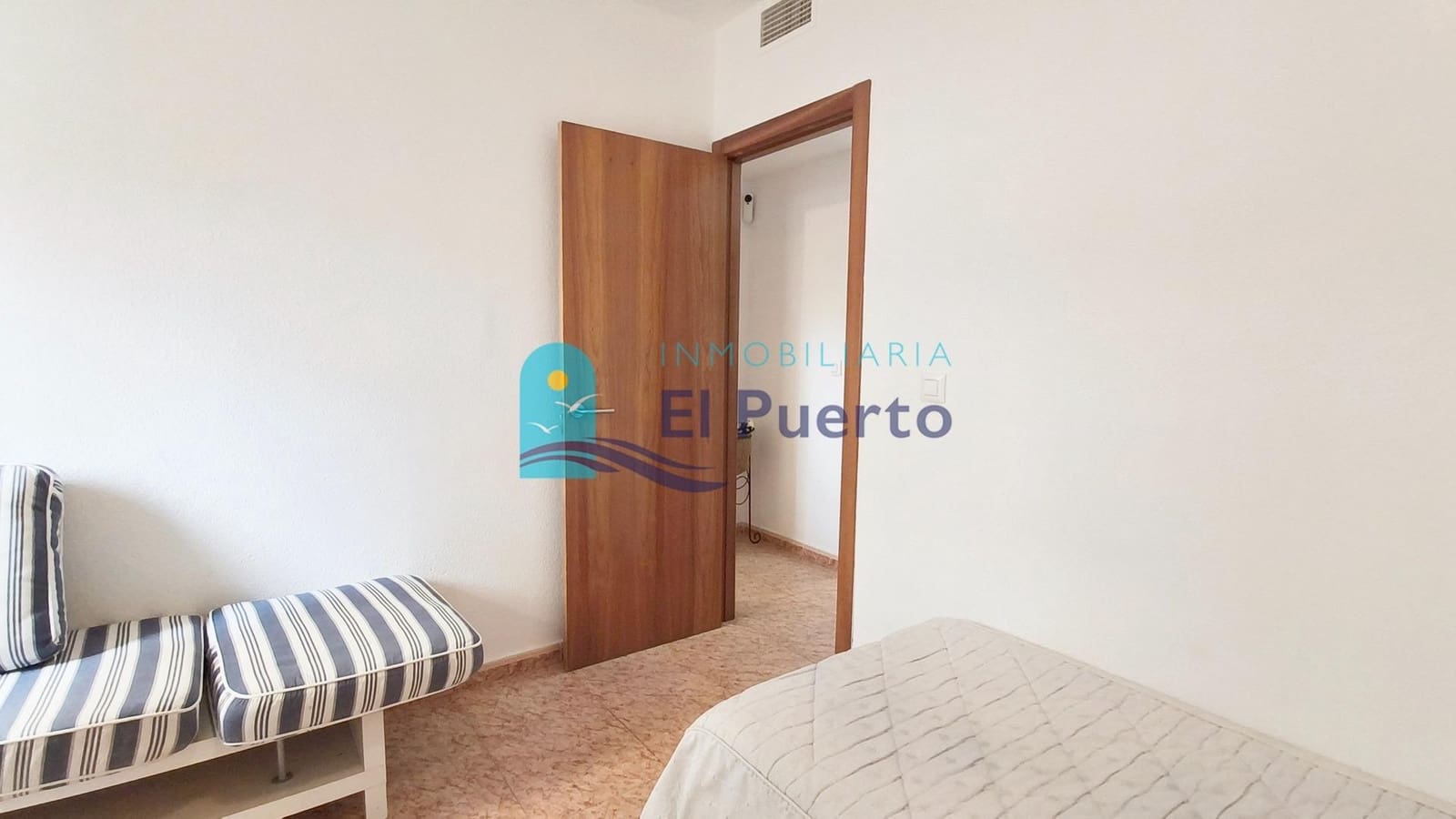 Apartamento de 2 habitaciones en Puerto de Mazarron en venta con piscina - 120.000 € (Ref: 9440622)