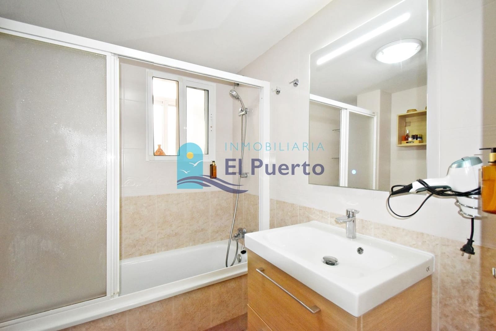 2 soverom Penthouse til salgs i Puerto de Mazarron med svømmebasseng - € 180 000 (Ref: 9637703)