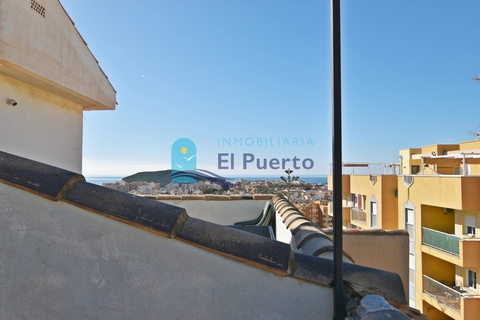 2 soverom Penthouse til salgs i Puerto de Mazarron med svømmebasseng - € 180 000 (Ref: 9637703)