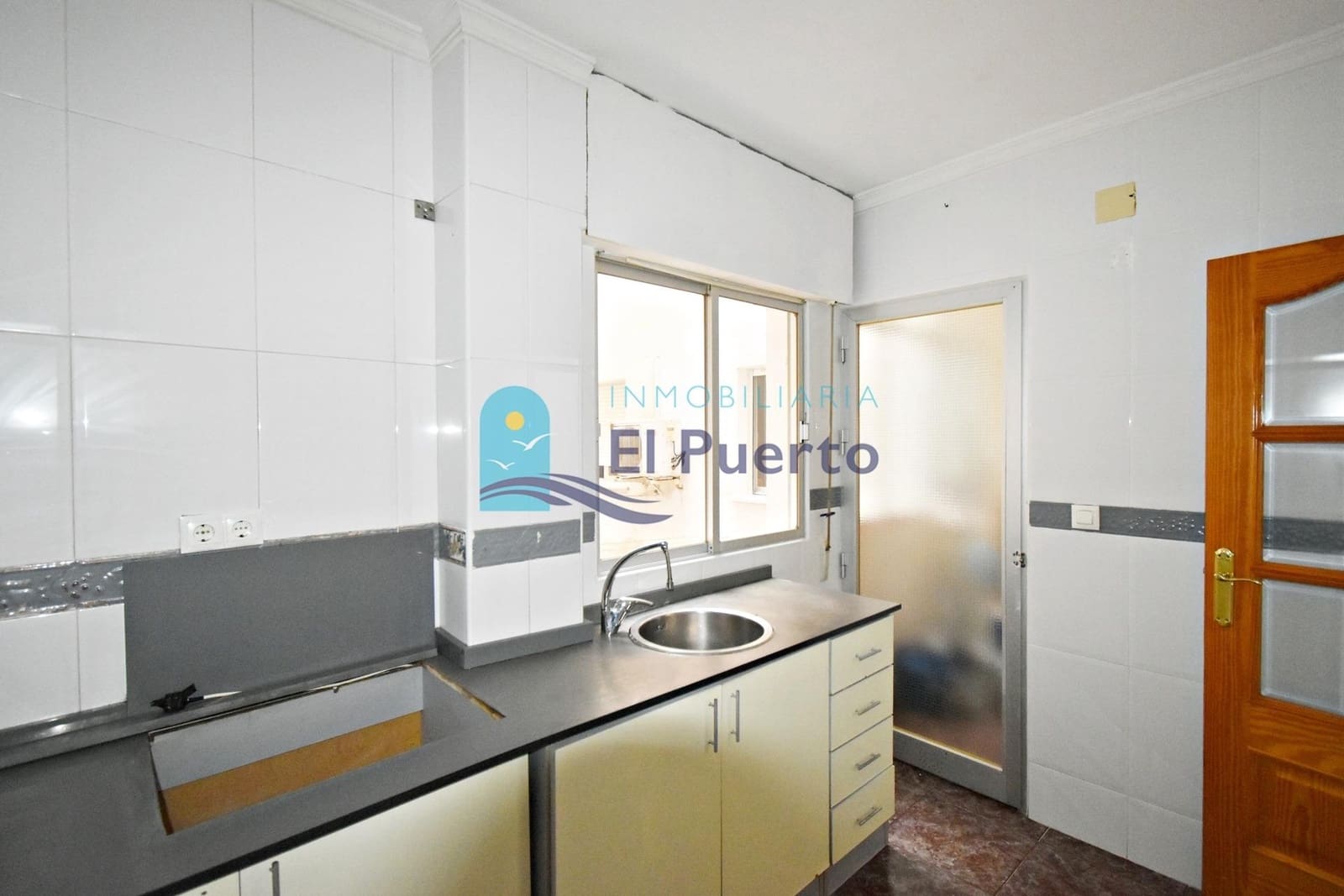 2 bedroom Apartment for sale in Puerto de Mazarron - € 89,900 (Ref: 9659514)