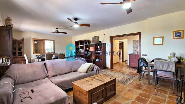 Chalet de 4 habitaciones en Puerto de Mazarron, Mazarrón en venta con piscina - 750.000 € (Ref: 9715002)