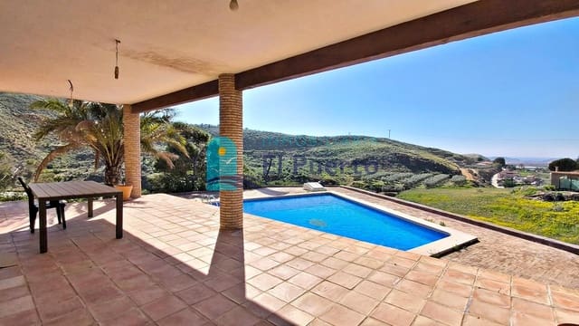 Chalet de 4 habitaciones en Puerto de Mazarron, Mazarrón en venta con piscina - 750.000 € (Ref: 9715002)