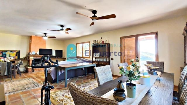 Chalet de 4 habitaciones en Puerto de Mazarron, Mazarrón en venta con piscina - 750.000 € (Ref: 9715002)