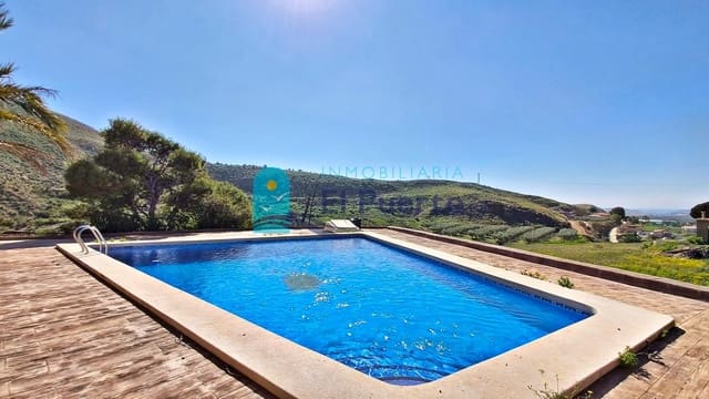 Chalet de 4 habitaciones en Puerto de Mazarron, Mazarrón en venta con piscina - 750.000 € (Ref: 9715002)