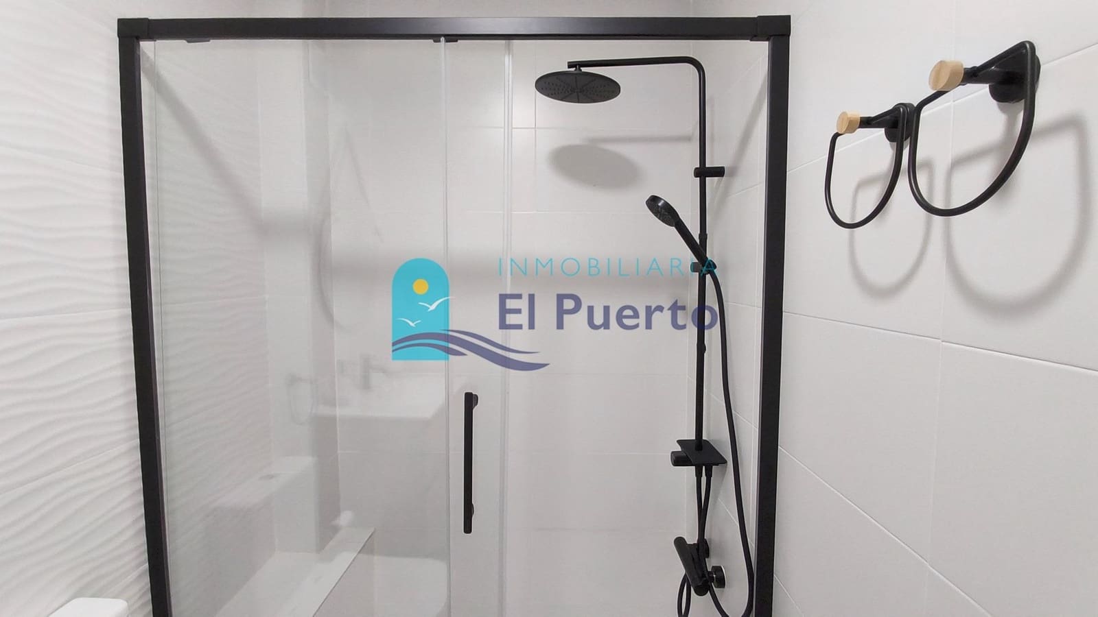 Ático de 2 habitaciones en Alamillo en venta con piscina - 216.900 € (Ref: 9770723)