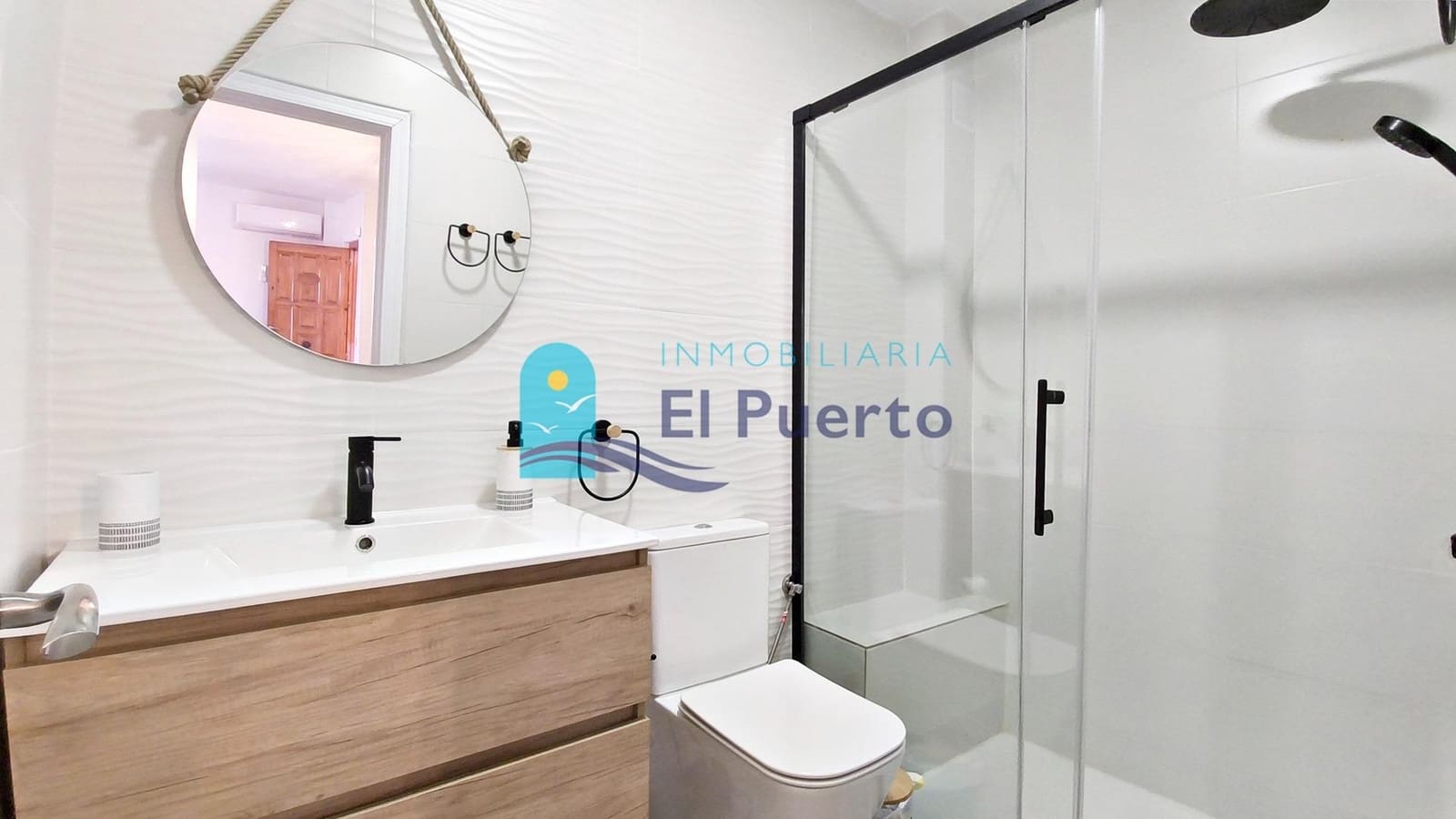 Ático de 2 habitaciones en Alamillo en venta con piscina - 216.900 € (Ref: 9770723)