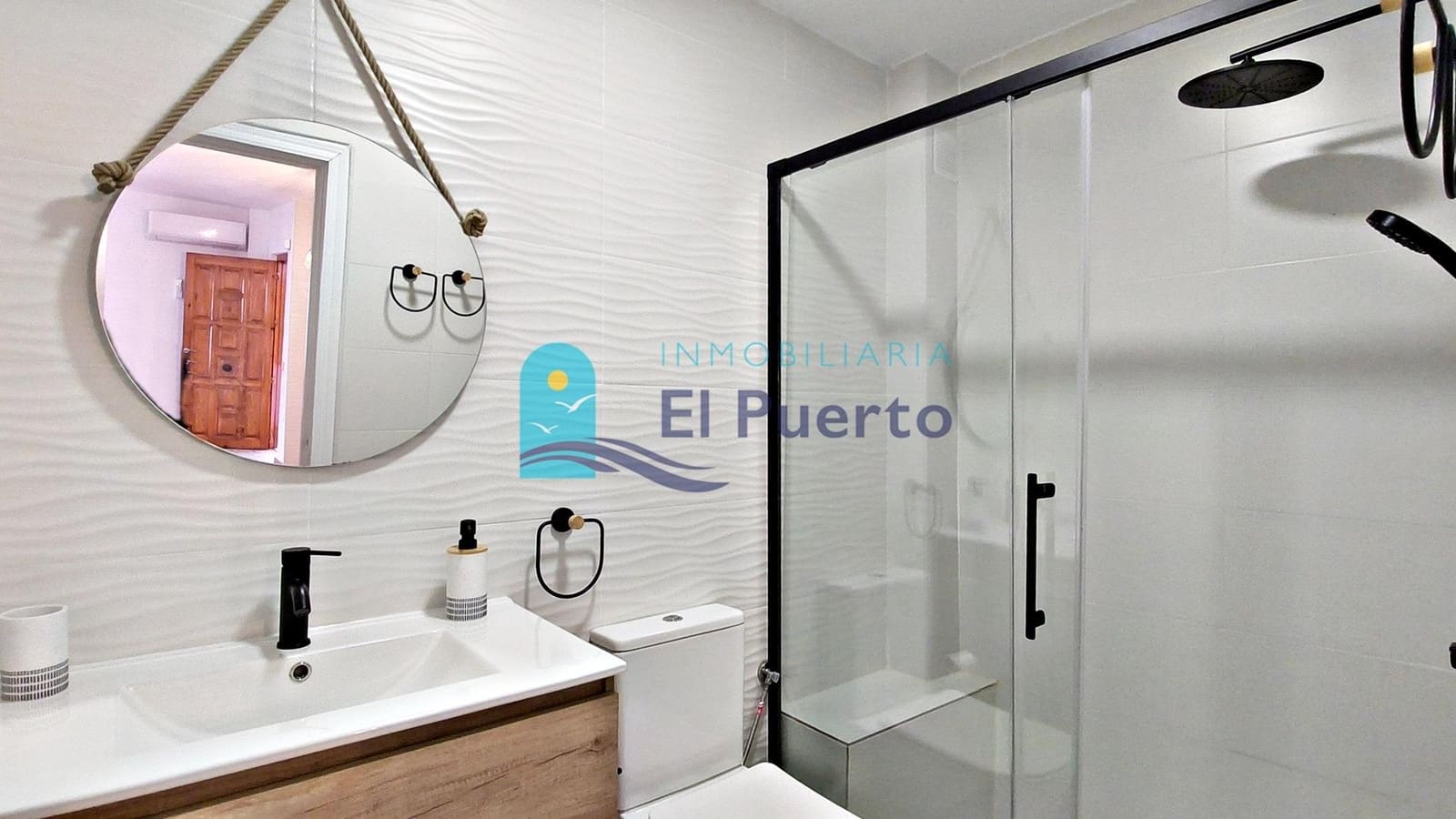 Ático de 2 habitaciones en Alamillo en venta con piscina - 216.900 € (Ref: 9770723)
