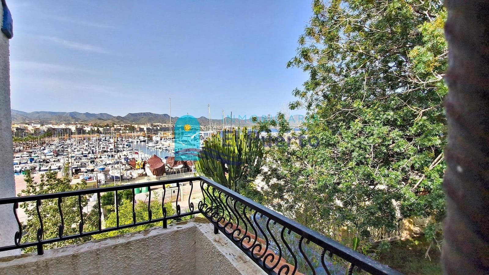 4 bedroom Villa for sale in Puerto de Mazarron with garage - € 420,000 (Ref: 9818315)