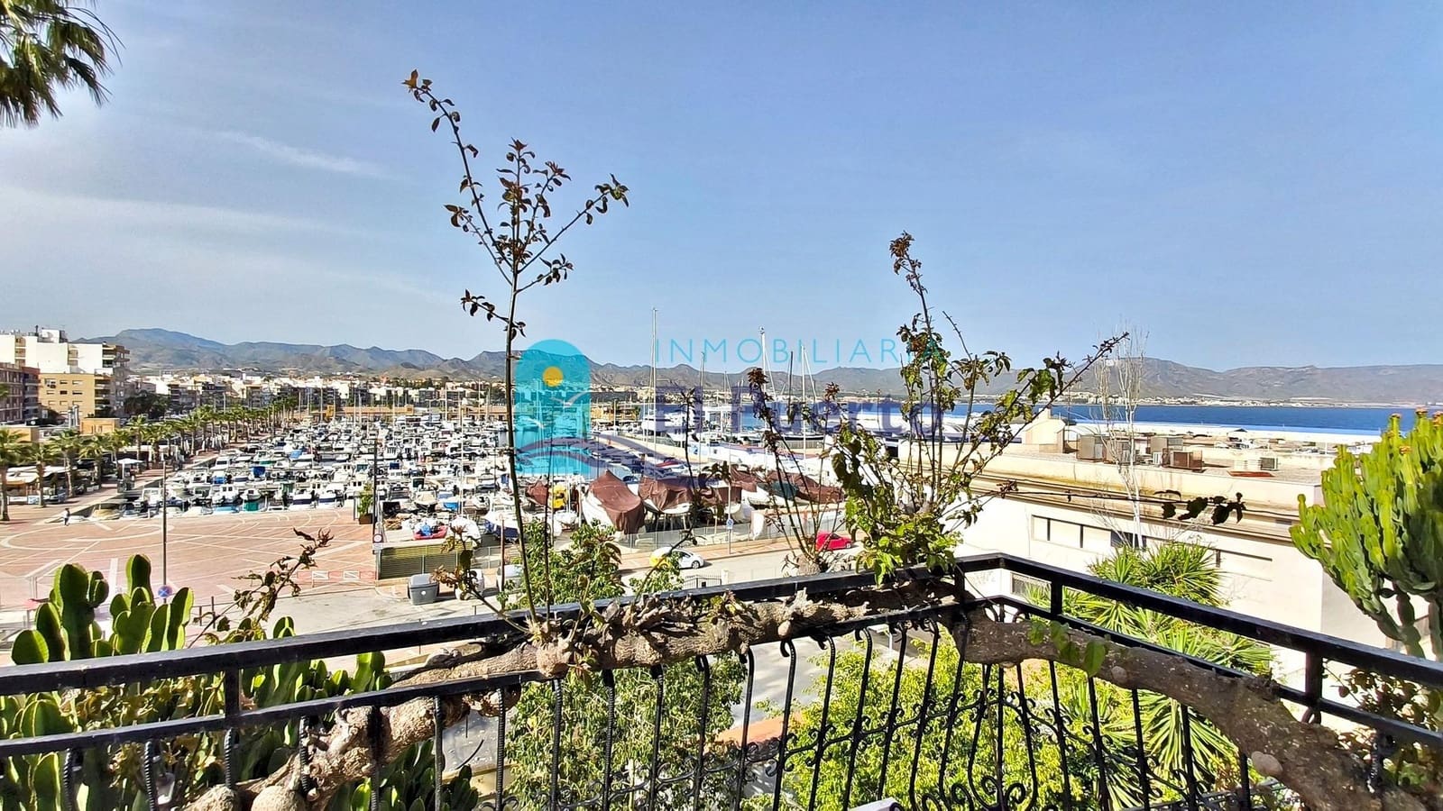 4 bedroom Villa for sale in Puerto de Mazarron with garage - € 420,000 (Ref: 9818315)