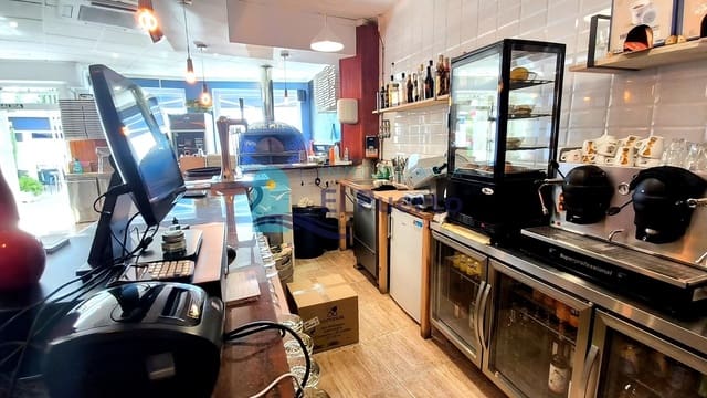 Commercieel te koop in Puerto de Mazarron, Mazarrón - € 106.000 (Ref: 9831620)