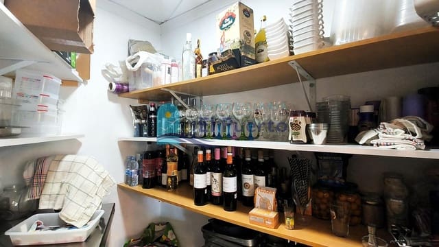 Commercieel te koop in Puerto de Mazarron, Mazarrón - € 106.000 (Ref: 9831620)