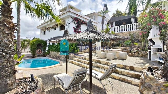 5 makuuhuone Huvila myytävänä paikassa Isla Plana, Cartagena mukana uima-altaan 
autotalli - 834 000 € (Ref: 9867093)