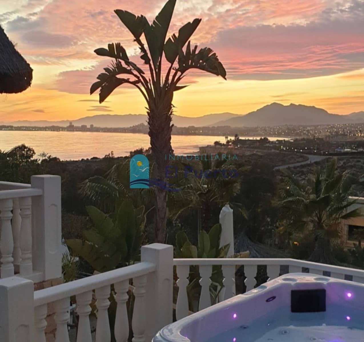 5 bedroom Villa for sale in Isla Plana with pool garage - € 834,000 (Ref: 9867093)