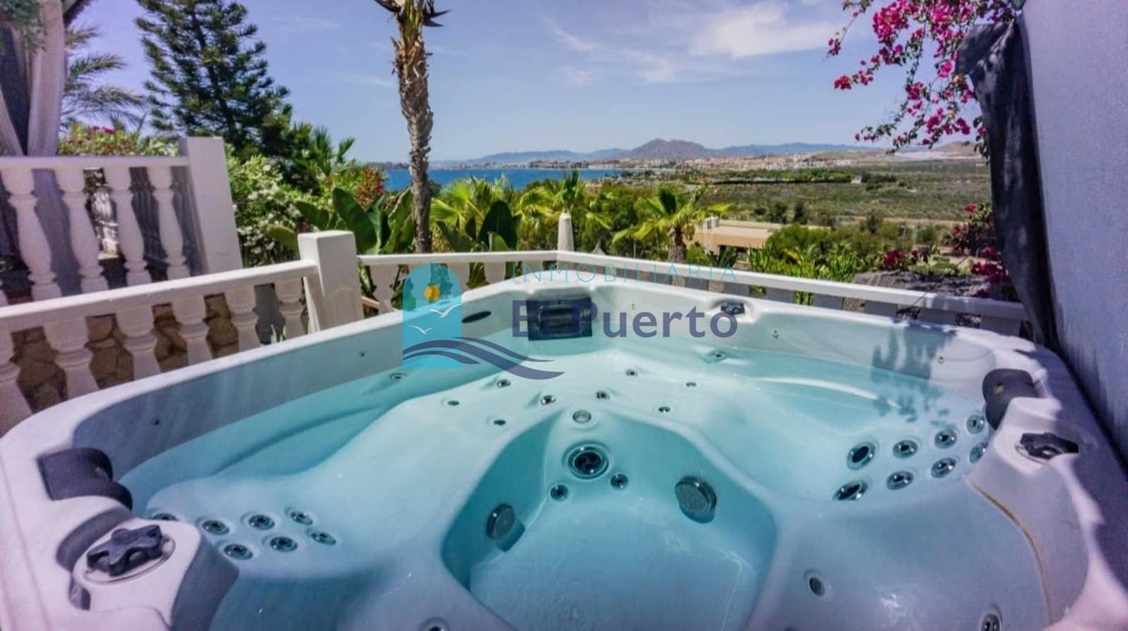 5 bedroom Villa for sale in Isla Plana with pool garage - € 834,000 (Ref: 9867093)