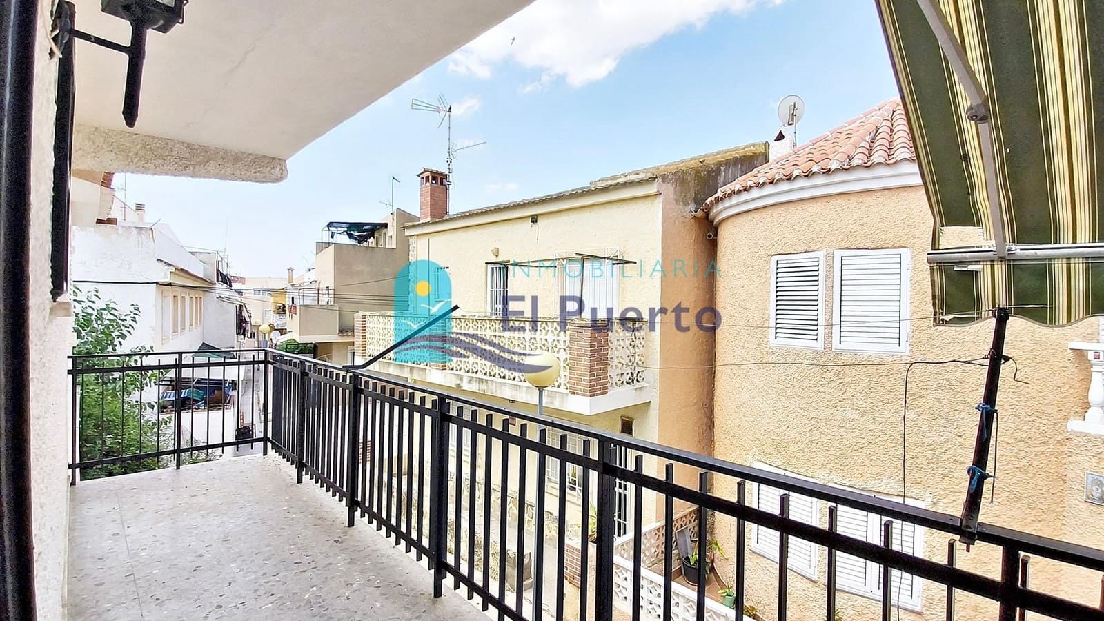 4 bedroom Apartment for sale in Puerto de Mazarron - € 157,000 (Ref: 9949880)