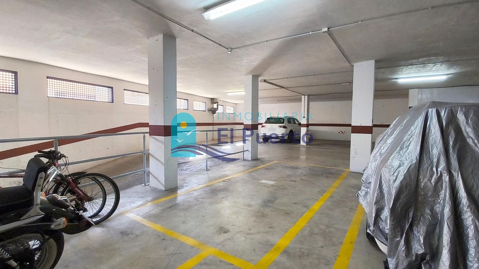 Garage te koop in Puerto de Mazarron - € 12.000 (Ref: 9949881)