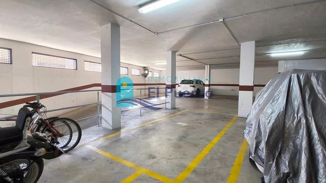 Garage til salg i Puerto de Mazarron, Mazarrón - € 12.000 (Ref: 9949881)