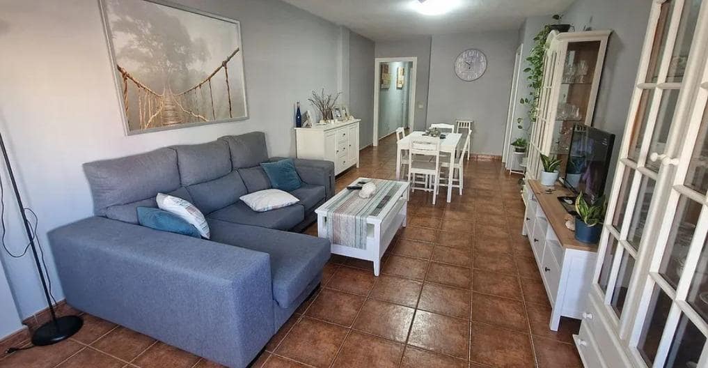 3 slaapkamer Flat te koop in El Medano met garage - € 349.000 (Ref: 9420104)