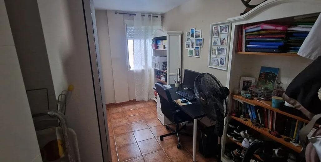 3 slaapkamer Flat te koop in El Medano met garage - € 349.000 (Ref: 9420104)