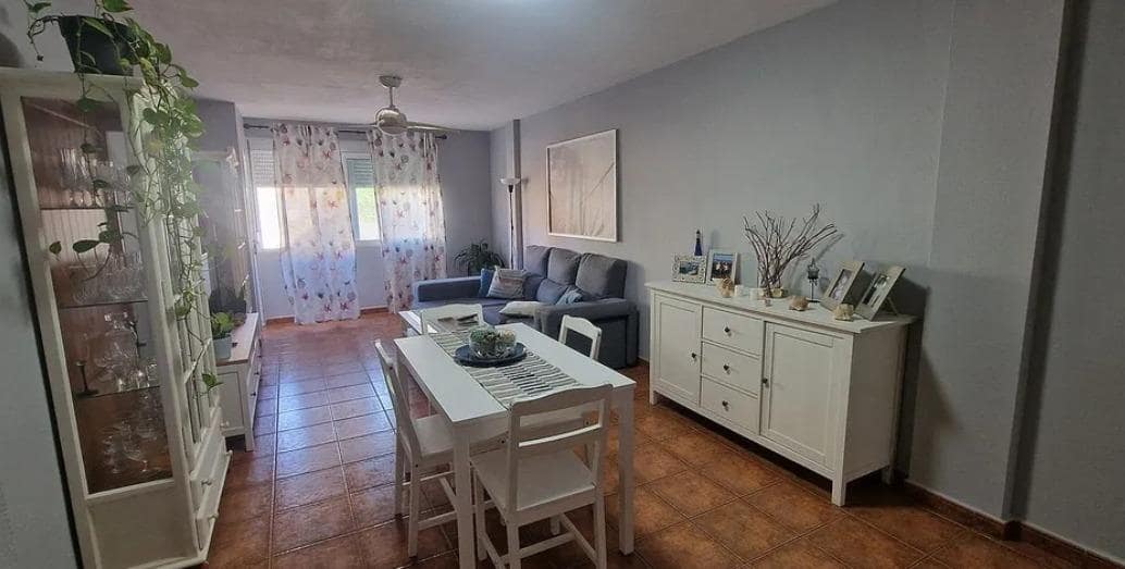 3 slaapkamer Flat te koop in El Medano met garage - € 349.000 (Ref: 9420104)