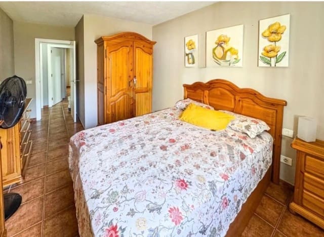 3 slaapkamer Flat te koop in El Medano, Granadilla de Abona met garage - € 349.000 (Ref: 9420104)