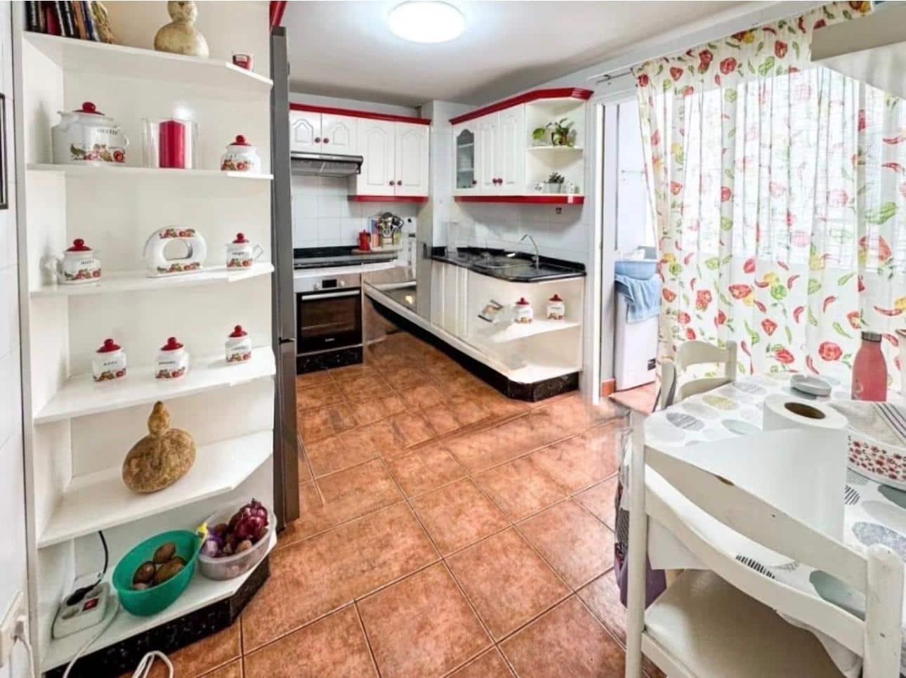 3 slaapkamer Flat te koop in El Medano met garage - € 349.000 (Ref: 9420104)