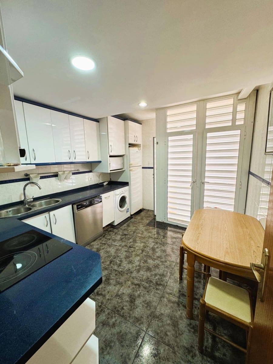 2 sypialnia Apartament na sprzedaż w El Medano z basenem - 315 000 € (Ref: 9420106)