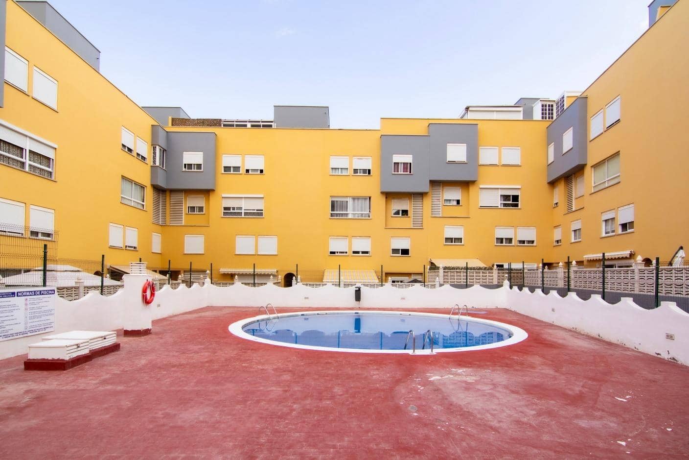 2 sypialnia Apartament na sprzedaż w El Medano z basenem - 315 000 € (Ref: 9420106)