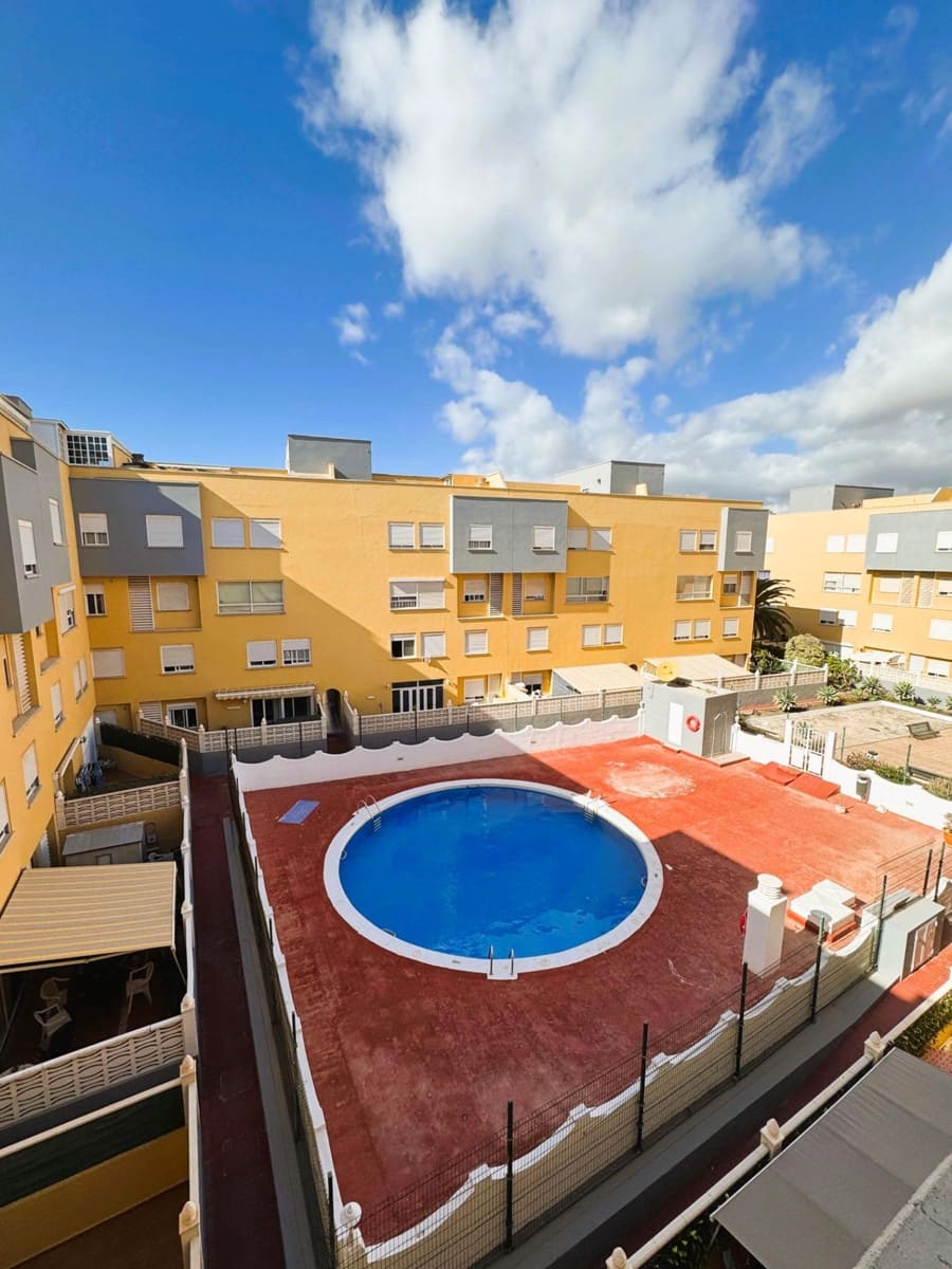 2 sypialnia Apartament na sprzedaż w El Medano z basenem - 315 000 € (Ref: 9420106)