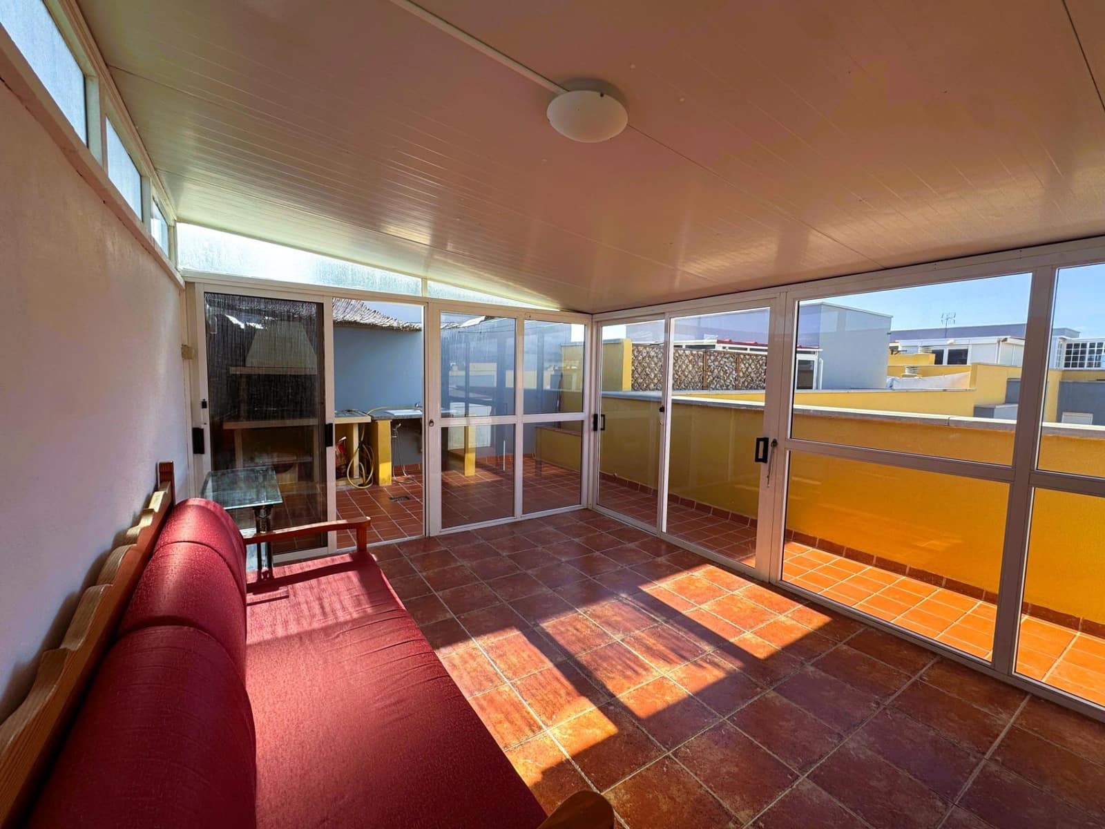 2 sypialnia Apartament na sprzedaż w El Medano z basenem - 315 000 € (Ref: 9420106)