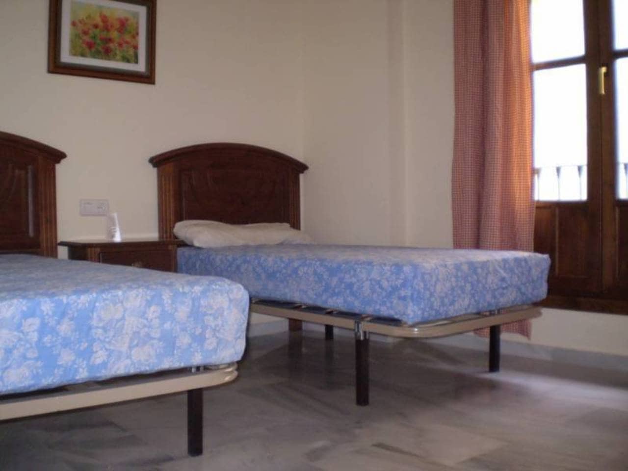 2 bedroom Flat for rent in Granada city - € 750 (Ref: 1027197)