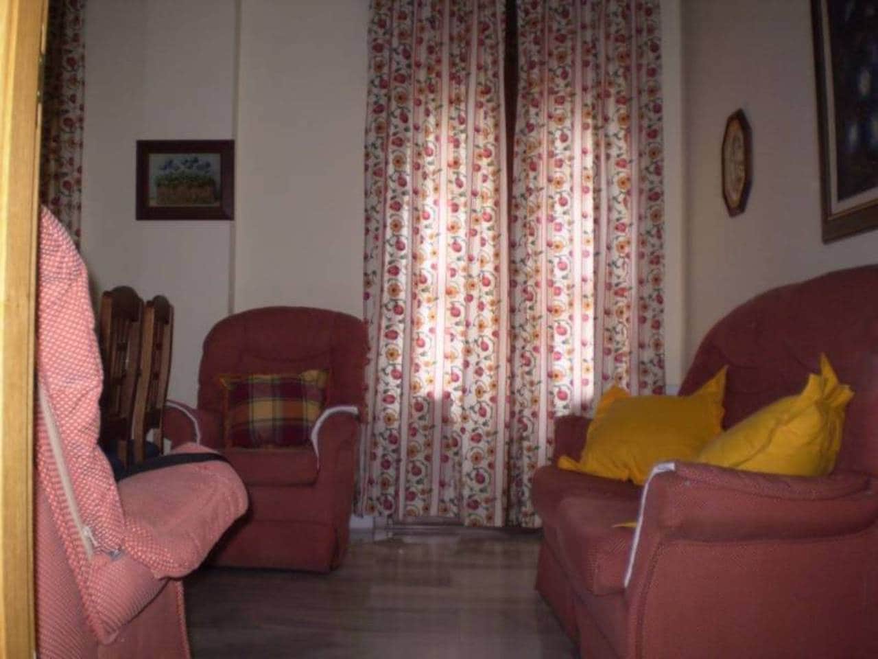 2 bedroom Flat for rent in Granada city - € 750 (Ref: 1027197)