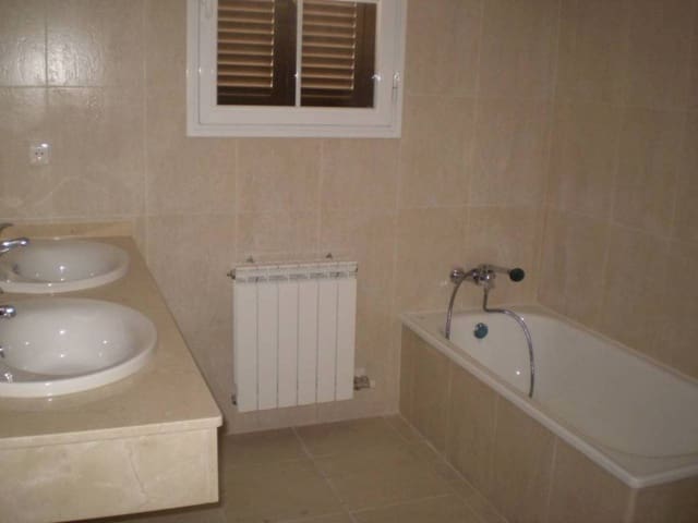 3 soveværelse Rækkehus til salg i Armilla med garage - € 300.000 (Ref: 1835938)