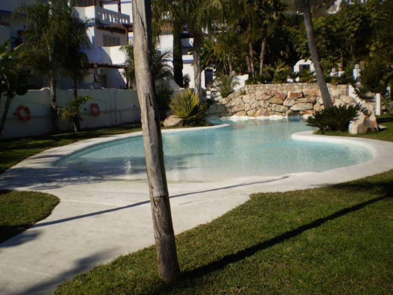   1 soveværelse   ferieLejlighed i Cotobro   med   swimmingpool  garage  - € 450 (Ref: 1835967)