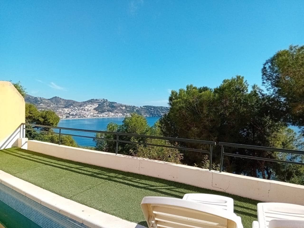 Pareado de 3 habitaciones en Almuñécar en alquiler vacacional con piscina - 1.500 € (Ref: 1835981)