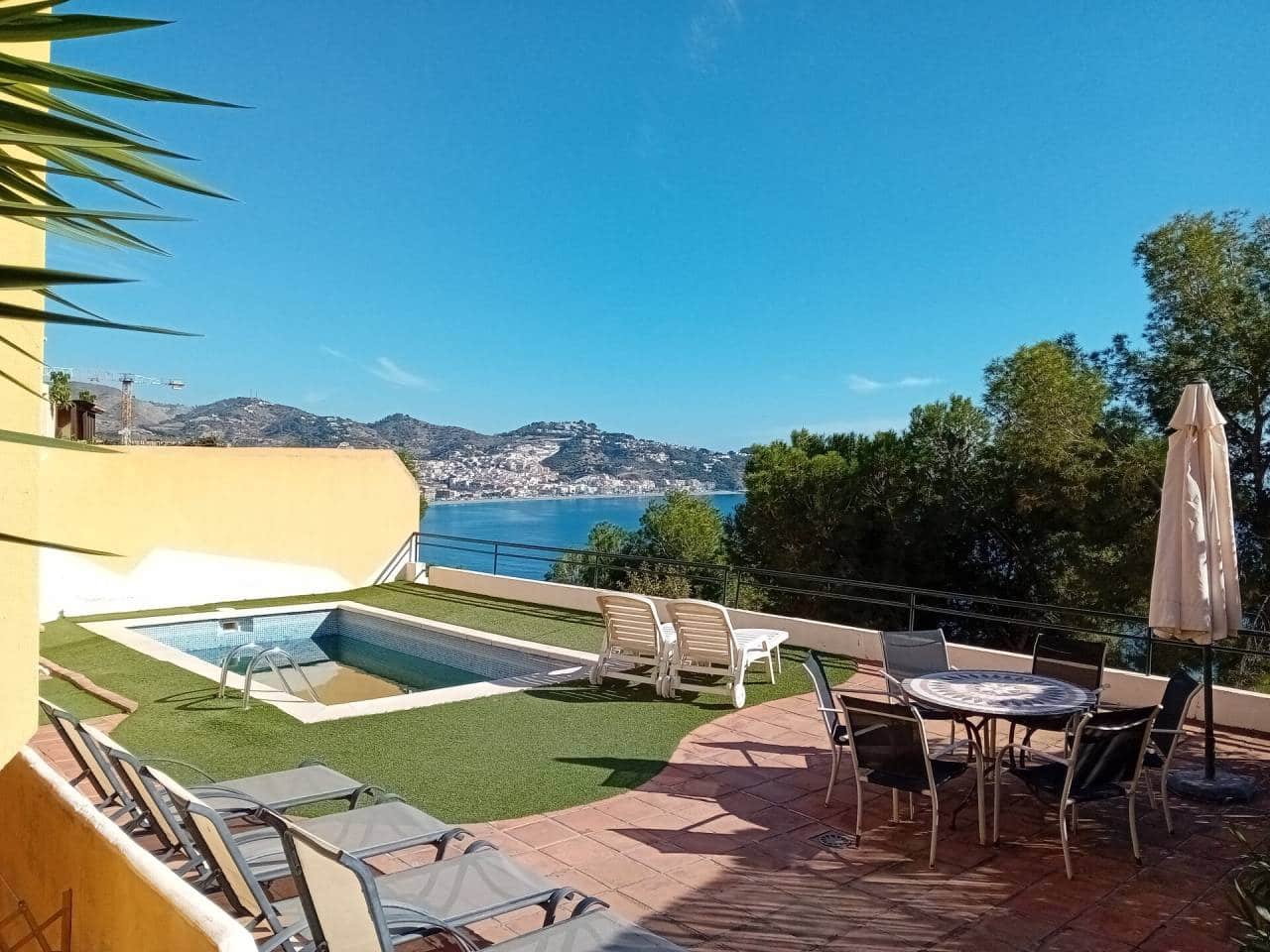 Pareado de 3 habitaciones en Almuñécar en alquiler vacacional con piscina - 1.500 € (Ref: 1835981)