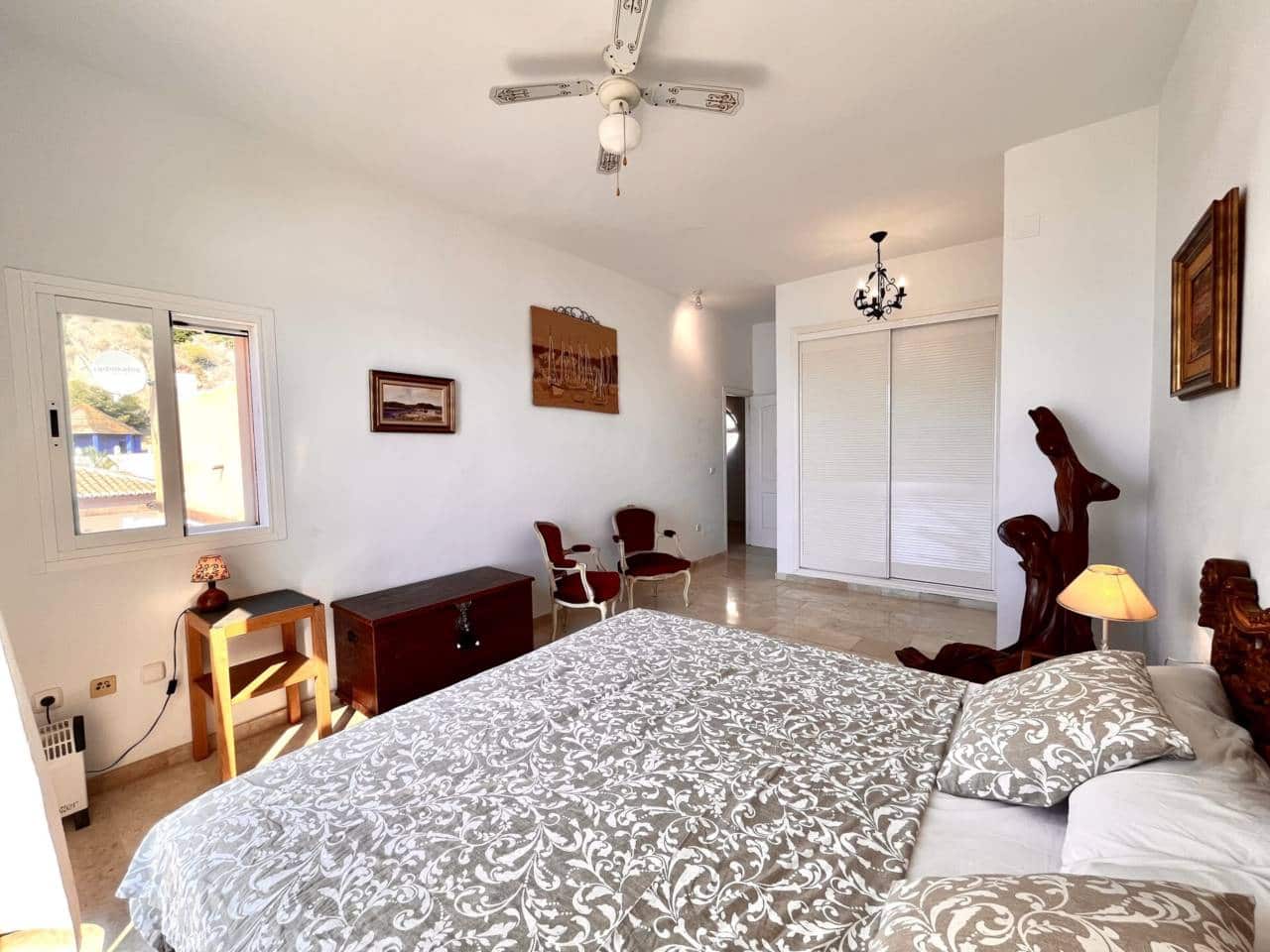 Pareado de 3 habitaciones en Almuñécar en alquiler vacacional con piscina - 1.500 € (Ref: 1835981)