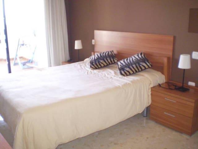 2 soveværelse Lejlighed til leje i Taramay, Almuñécar med garage - € 750 (Ref: 1835994)