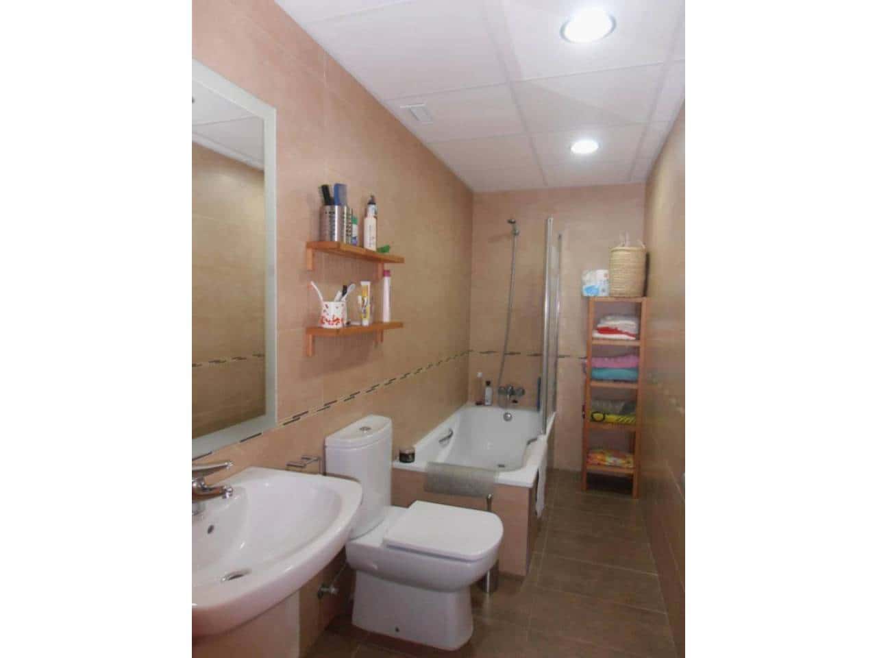 2 soveværelse Lejlighed til leje i Almunecar med swimmingpool garage - € 900 (Ref: 6912979)