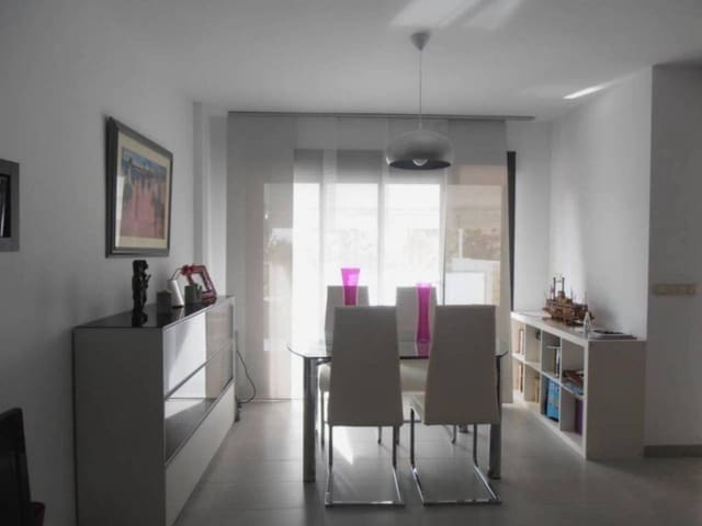 2 soverom Leilighet til leie i Almuñécar med svømmebasseng garasje - € 900 (Ref: 6912979)