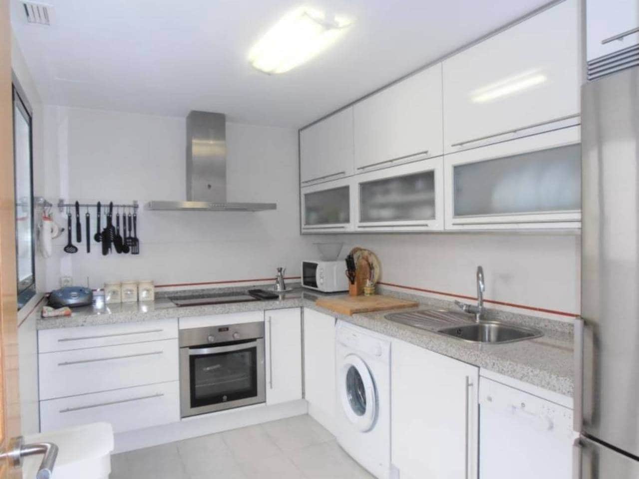 2 soveværelse Lejlighed til leje i Almunecar med swimmingpool garage - € 900 (Ref: 6912979)