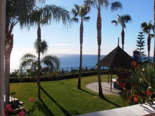 2 bedroom Apartment for holiday rental in Almuñécar with pool garage - € 450 (Ref: 6912980)