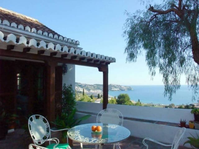 3 bedroom Villa for holiday rental in Almuñécar with pool garage - € 1,500 (Ref: 6912989)