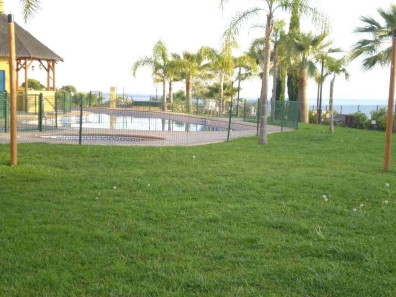 2 soverom Leilighet til leie i Almunecar med svømmebasseng garasje - € 1 300 (Ref: 6912990)