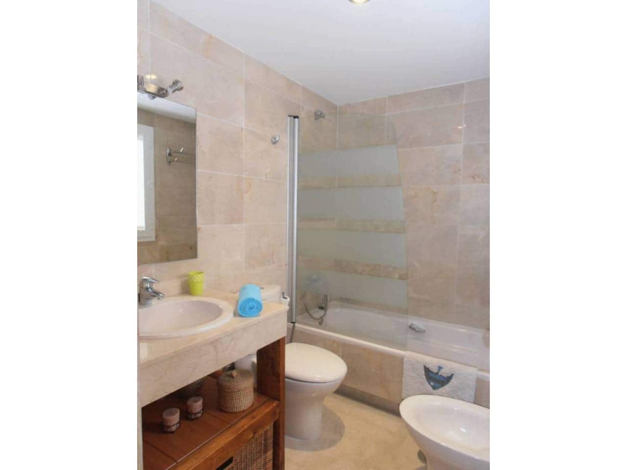 2 soverom Leilighet til leie i Almunecar med svømmebasseng garasje - € 1 300 (Ref: 6912990)