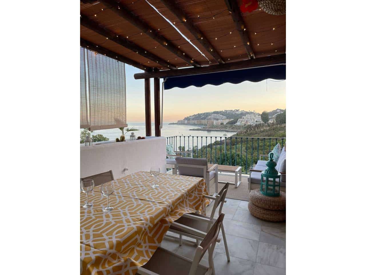 2 soverom Leilighet til leie i Almunecar med svømmebasseng garasje - € 1 300 (Ref: 6912990)