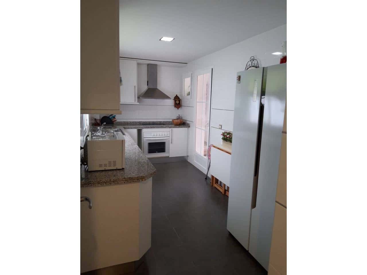 2 soverom Leilighet til leie i Almunecar med svømmebasseng garasje - € 1 300 (Ref: 6912990)